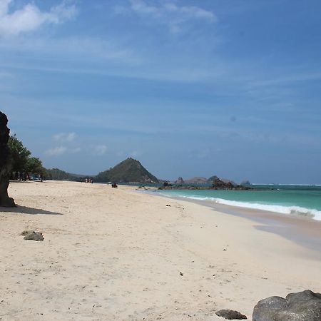 Tastura Beach Hotel Kuta  Kültér fotó