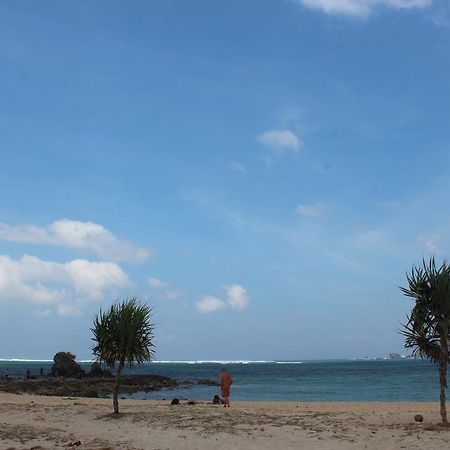 Tastura Beach Hotel Kuta  Kültér fotó