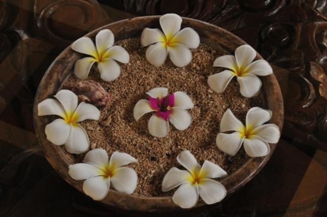 Tastura Beach Hotel Kuta  Kültér fotó