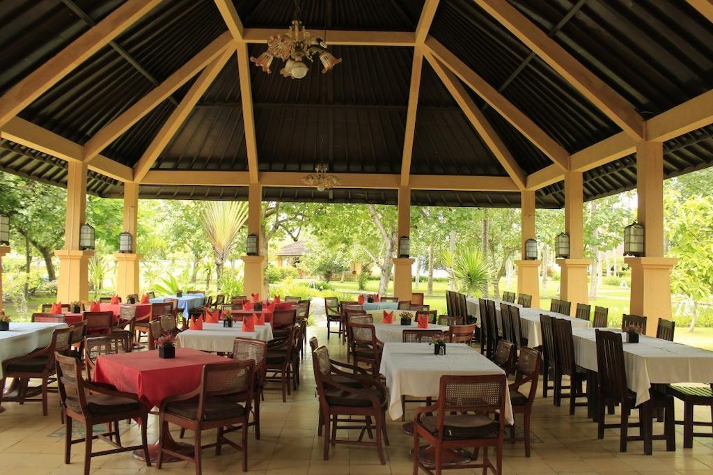 Tastura Beach Hotel Kuta  Kültér fotó